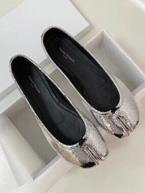 Maison Margiela Silver Cracked Leather Split-Toe Ballet Flats